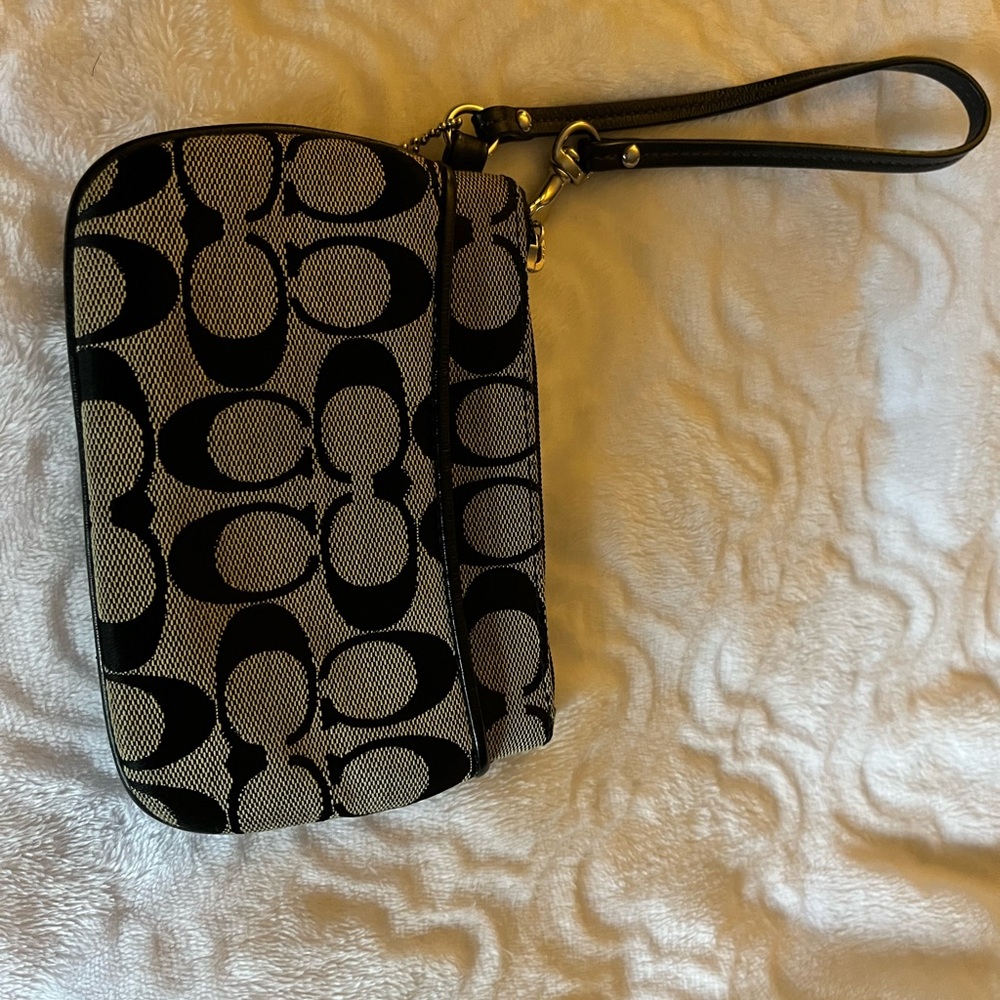Coach signature black silver wristlet excellent condition